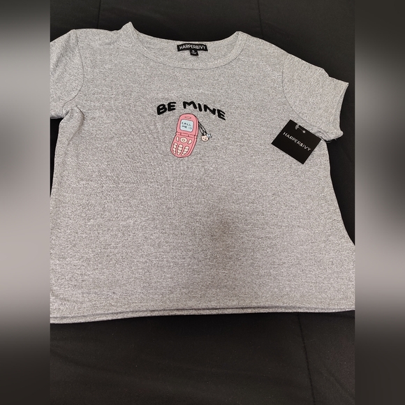 💗Gray T-Shirt with Graphic Print - Picture 1 of 3